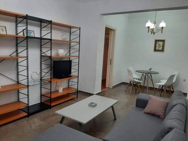 A la foto es mostra l'objecte Ammophila-Lemnos 1 situat a la ciutat de Mirina.