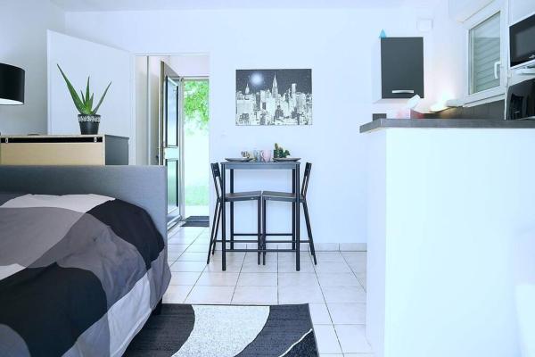 A la foto es mostra l'objecte Studio fonctionnel à proximité de Toulouse situat a la ciutat de Brax.