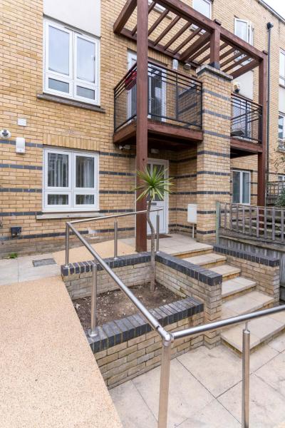 Luxury 5BD Suite Guest House, Londyn