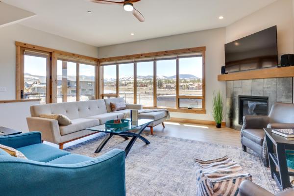 A la foto es mostra l'objecte Fraser Getaway with Deck Near Winter Park Resort! situat a la ciutat de Fraser.
