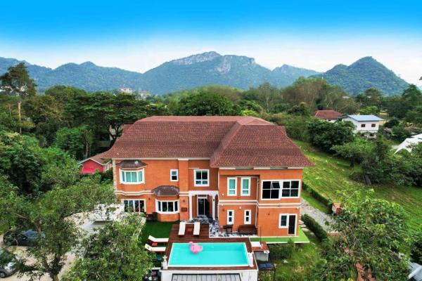A la foto es mostra l'objecte Chateau de Luxi Khao Yai - ชาโตว์ เดอ ลูซี่ เขาใหญ่ situat a la ciutat de Mu Si.