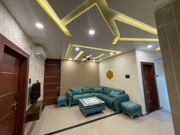 Sunrays - Unique 3bhk In The Heart Of The City - 괄리오르