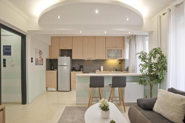 På billedet ses objektet Blue Dream Modern Piraeus Apt, Walk to Beach beliggende i byen Piræus.