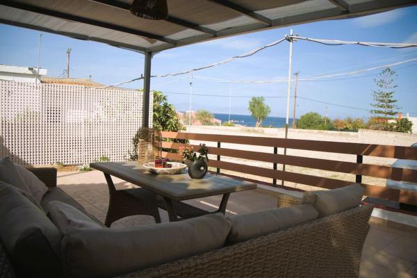 Na zdjęciu widoczny jest obiekt Xanthi's Summer House położony w mieście Vathí.