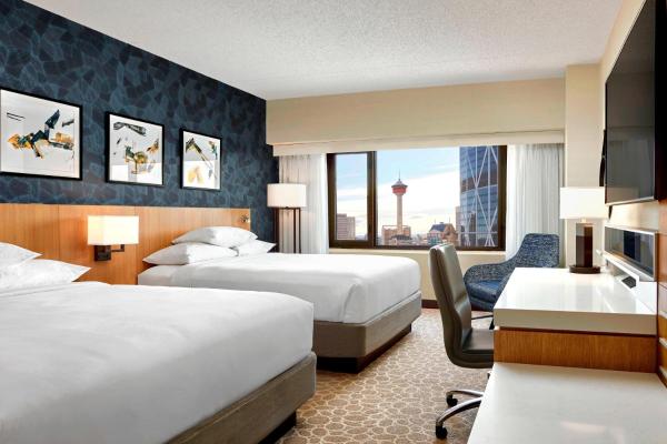 写真にはカルガリー市にあるDelta Hotels by Marriott Calgary Downtownが写っています。