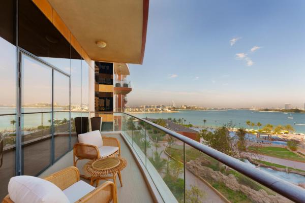 Auf dem Foto ist das Objekt Maison Privee - Splendid Apt on The Palm with Stunning Sea Views in der Stadt Dubai zu sehen.