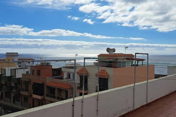 A la foto es mostra l'objecte Candelaria Tagoror situat a la ciutat de Candelaria.