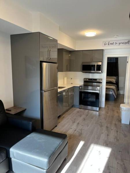 A la foto es mostra l'objecte Lovely one bedroom condo with free parking situat a la ciutat de Niagara Falls.