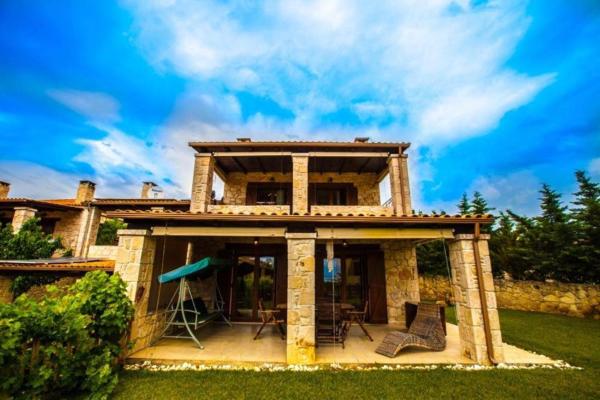A la foto es mostra l'objecte Valia Suite, Stone House situat a la ciutat de Siviri.