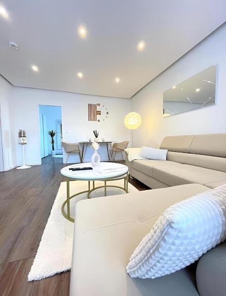 A la foto es mostra l'objecte REGENCY Apartments - Zentrale 50m2 Wohnung I Balkon I Wasserblick I WiFi I Netflix situat a la ciutat de Hannover.