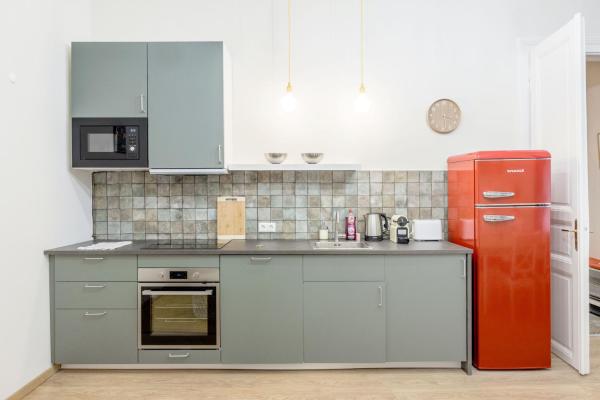 Фотография 5: Stylish & central 2BR apartment