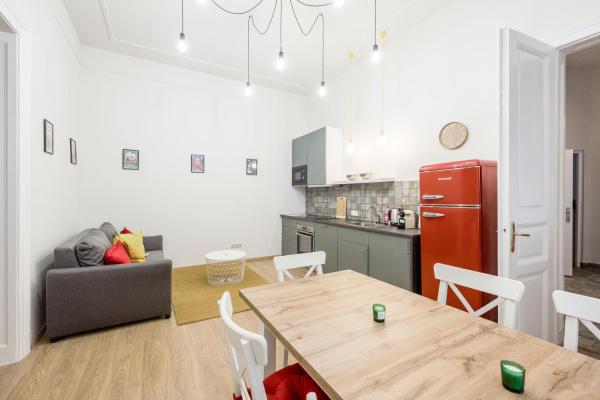 Фотография 6: Stylish & central 2BR apartment