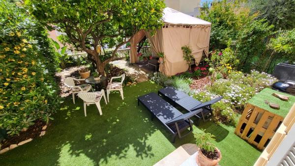 Super Flat, Garden. Bnbrickeys, Monte Carlo