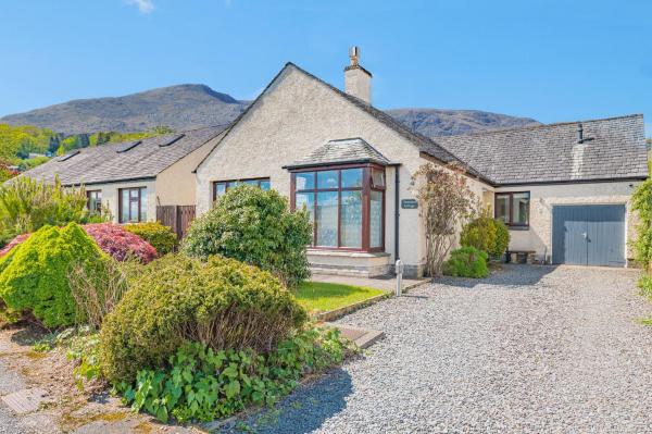 På billedet ses objektet Clemmies Cottage Coniston beliggende i byen Coniston.
