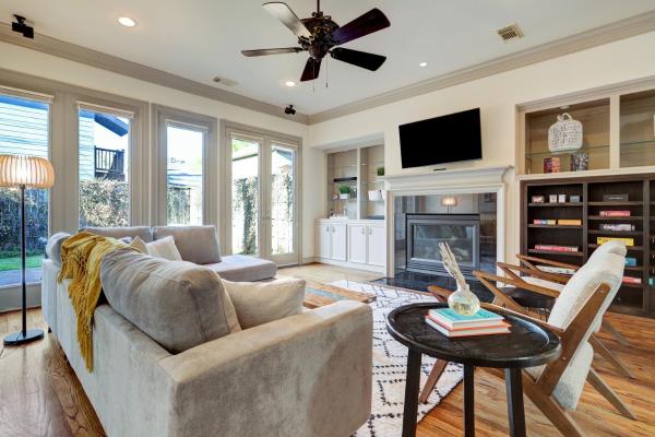 Foto 5: Spacious & Intimate Townhome near TMC/NRG Stadium/Rice Village