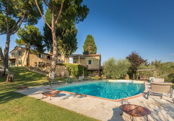 På billedet ses objektet Villa Girasole - Homelike Villas beliggende i byen Lucignano.