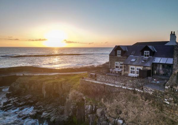 Harbour Masters House - Craster