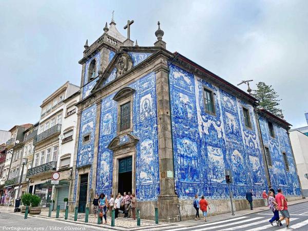 Fernandes Tomás 424 by LovelyStay, Porto