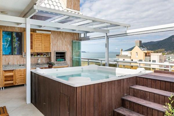 På billedet ses objektet Duplex vista para o mar na praia dos Açores beliggende i byen Florianópolis.