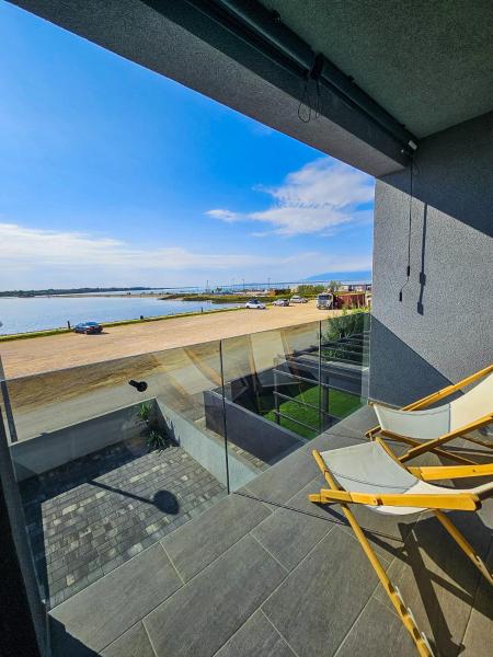 Na fotografii je vidět objekt Aenona beach apartment nacházející se ve městě Nin.