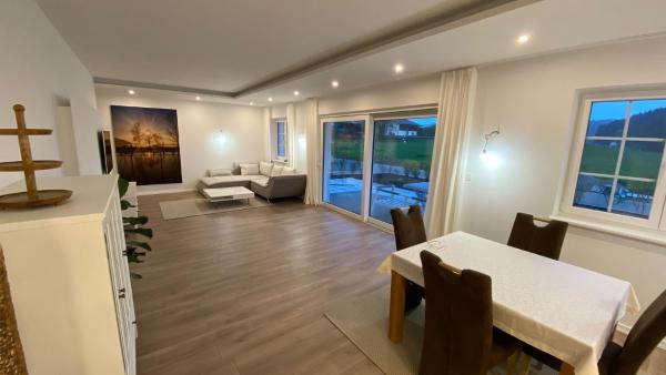 The photo shows the Ferienwohnung mit Garten located in the city of Plain.