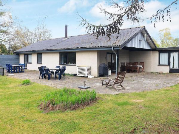 6 person holiday home in Væggerløse-By Traum, Marielyst