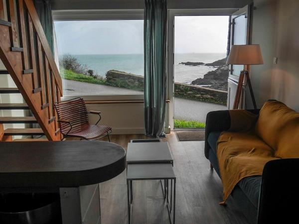 Appartement Rénové Face à La Plage Avec Vue Mer Et Wifi - Fr-1-418-214 - Sauzon