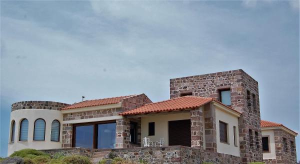 På billedet ses objektet Seaview Villa beliggende i byen Mesótopos.