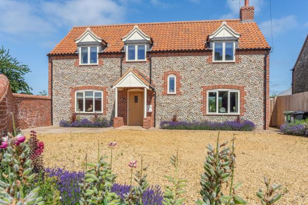 写真にはWighton市にあるFlint House Wが写っています。