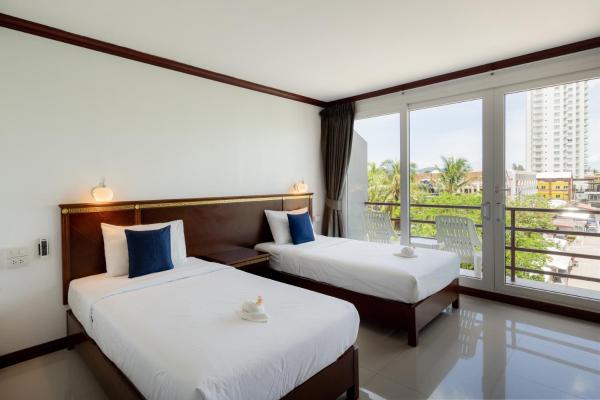 A la foto es mostra l'objecte Hotel De Karon situat a la ciutat de Karon.