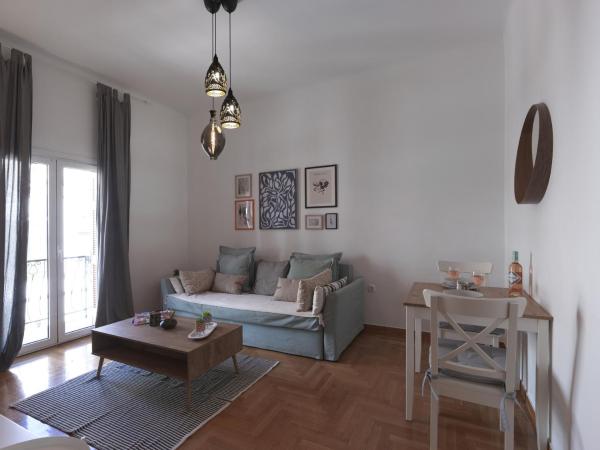 Beautiful Athenian apartment next to the center, Athens