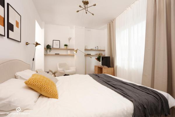 A la foto es mostra l'objecte Chic Concept Studio situat a la ciutat de Bucarest.