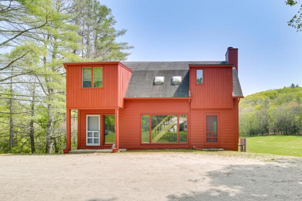 Serene Salisbury Rental Home On 26 Acres W/ Deck! - Goshen, CT