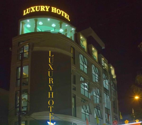 A la foto es mostra l'objecte LUXURY HOTEL situat a la ciutat de Lộ Ðổ.
