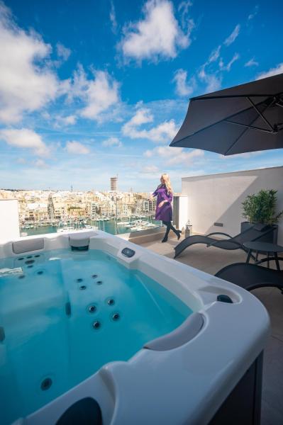 Nella foto è visibile l'oggetto The Address Seafront Suites with Hot Tub situato nella città di Pieta.