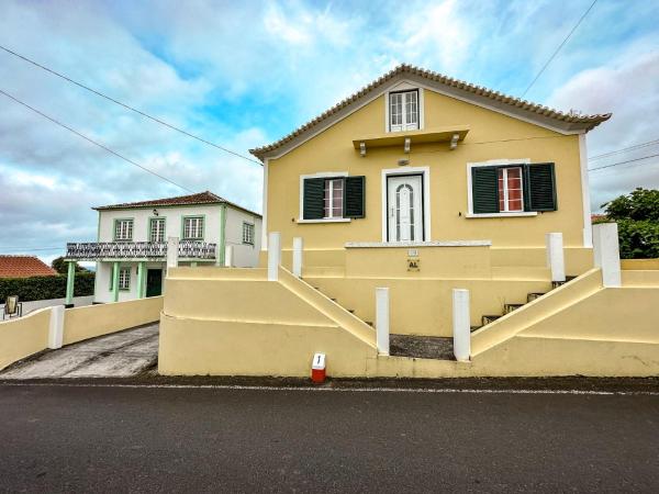 A la foto es mostra l'objecte Luana House situat a la ciutat de Biscoitos.