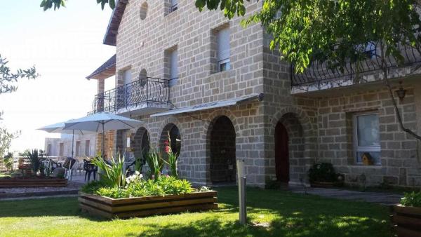 写真にはミランダ・ド・ドウロ市にあるHotel D Joao Miranda do douroが写っています。