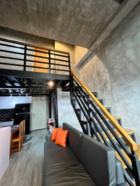 A la foto es mostra l'objecte The Morato Condotel situat a la ciutat de Manila.