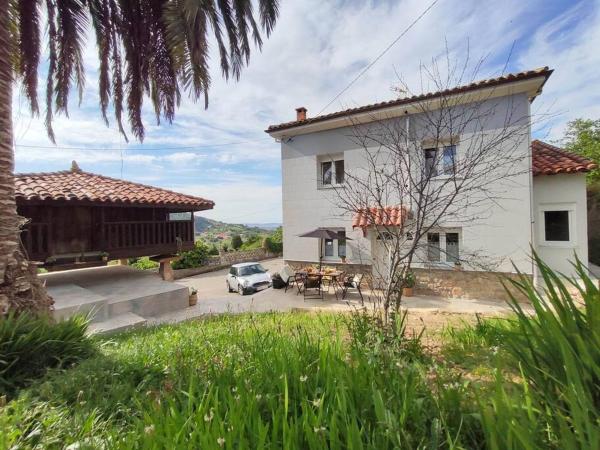A la foto es mostra l'objecte Casa Alicia situat a la ciutat de Careses.