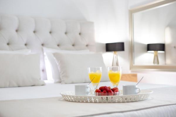 На фото показан объект Adria Luxury Apartments, расположенный в городе Нидри.