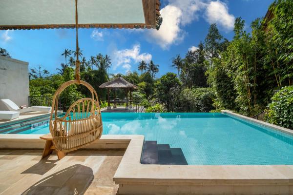 Luxury Villa In City Center W/ Natural Pool La Bohemia Residence Villas - Ubud