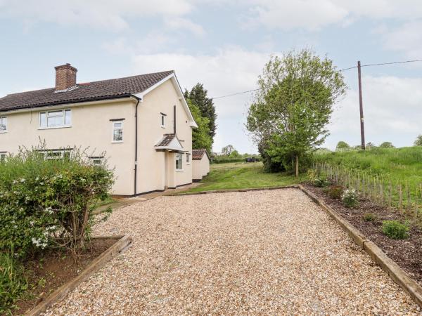 A la foto es mostra l'objecte 6 Hillside Cottages situat a la ciutat de Redbourne.
