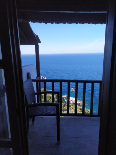 A la foto es mostra l'objecte Double studio room in Mylopotamos with beautifull view situat a la ciutat de Tsagarada.