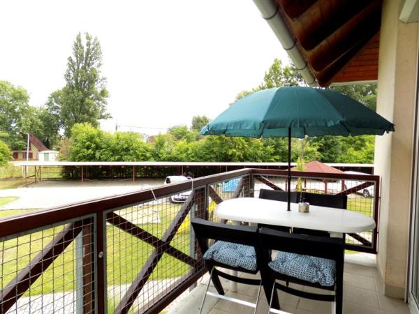 Foto 1: 58 - Hullám Üdülőparkban vízközeli modern stúdió apartman