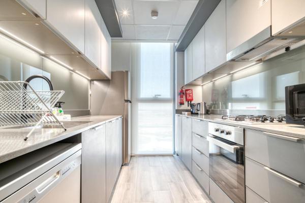 Photo 4 : Alluring 2BR with Assistant Room at Mesk 1 Midtown Dubai Production City by Deluxe Holiday Homes