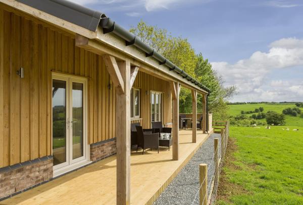 A la foto es mostra l'objecte Strawberry Lodge situat a la ciutat de Tilton.