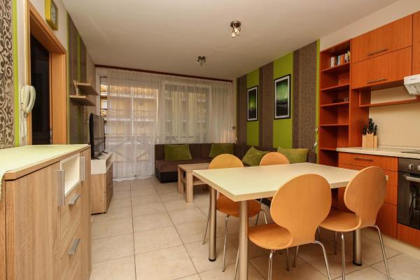 Foto 1: 399 - Modern szállás, vízparti apartmanban
