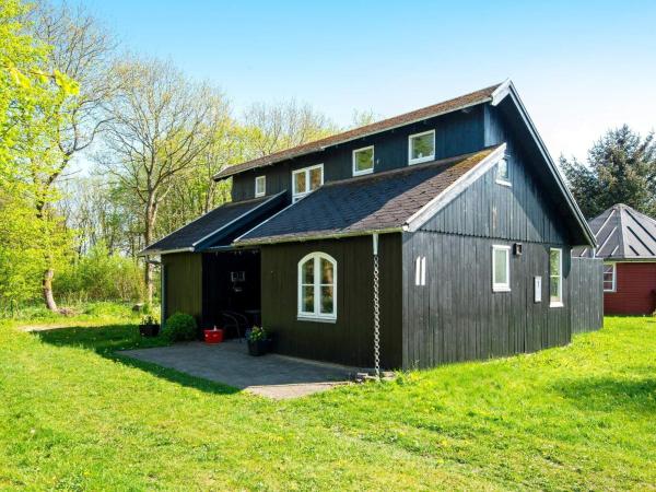 Na fotografii je vidět objekt 6 person holiday home in Hovborg-By Traum nacházející se ve městě Hovborg.
