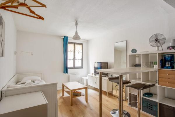 På billedet ses objektet Studio Coquelicot - Welkeys beliggende i byen Avignon.