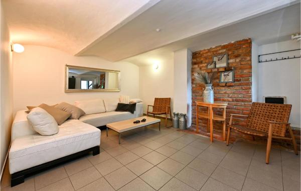 A la foto es mostra l'objecte Nice Home In Majerje With Sauna situat a la ciutat de Petrijanec.